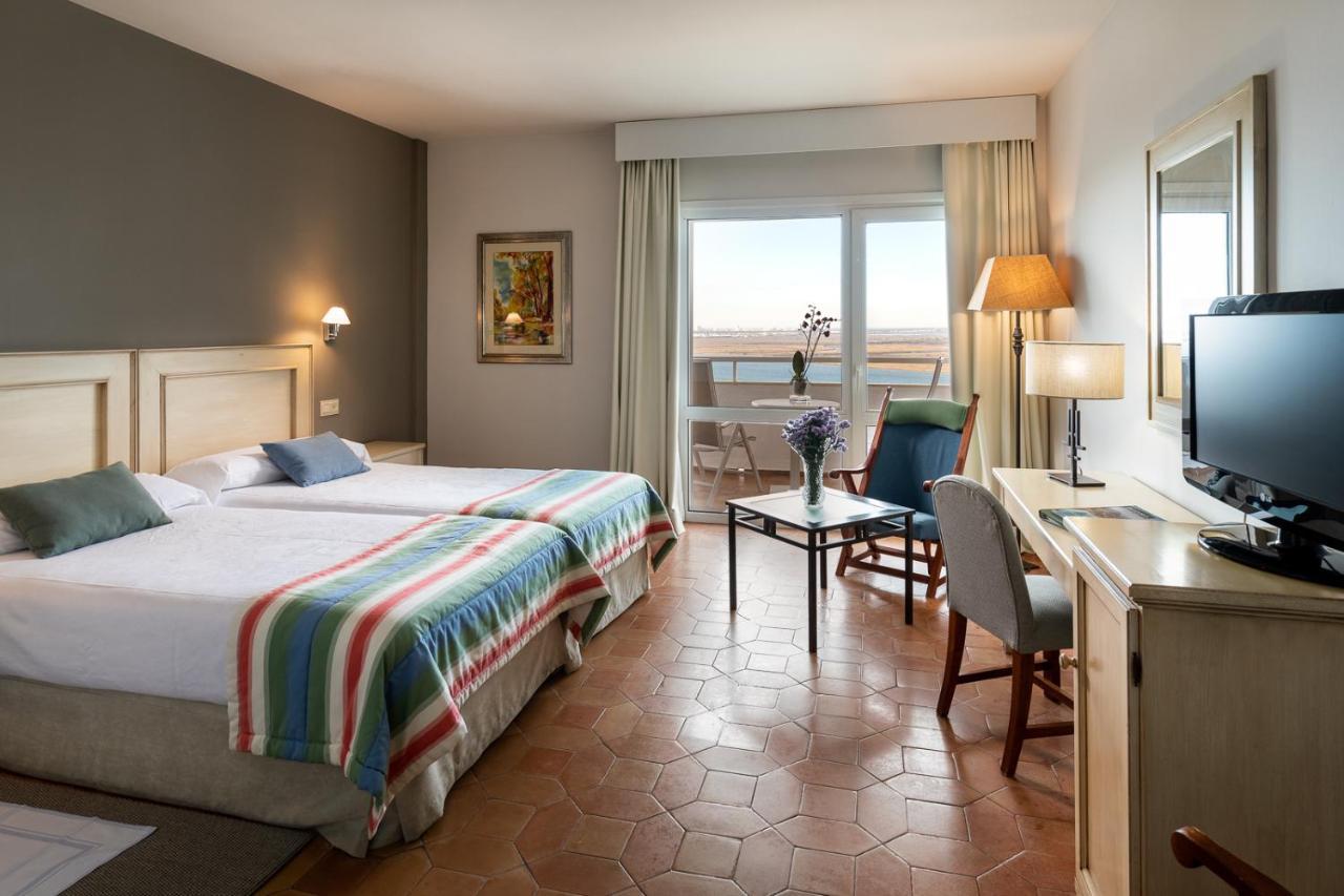 Double or Twin Room with Extra Bed (3 Adults),1436366872:JPEG